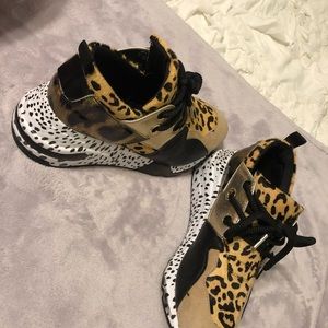 Steve Madden sneakers